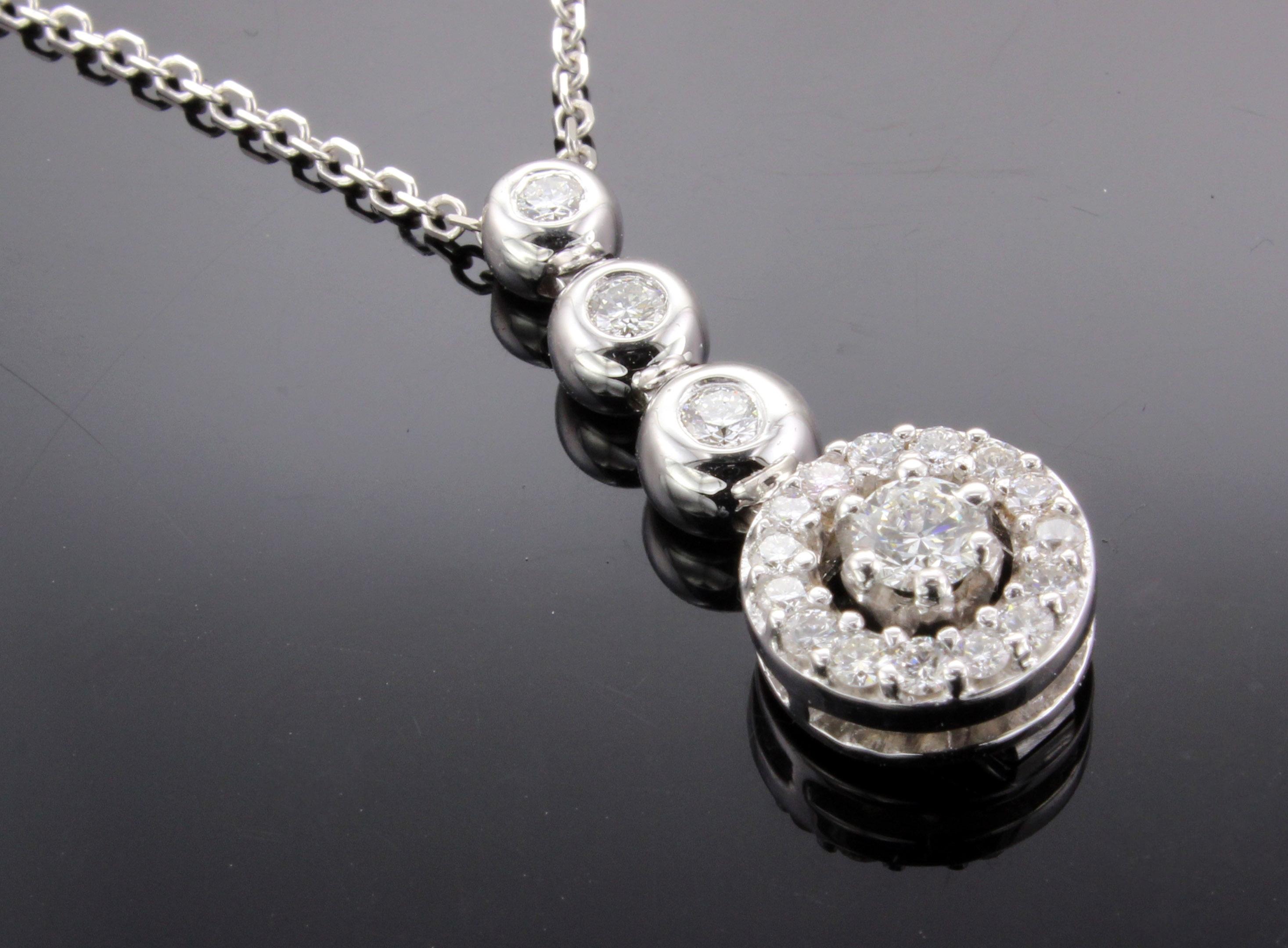 lizzy-halo-diamond-pendant-necklace-keezing-kreations