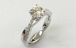 18k white gold diamond solitaire engagement ring
